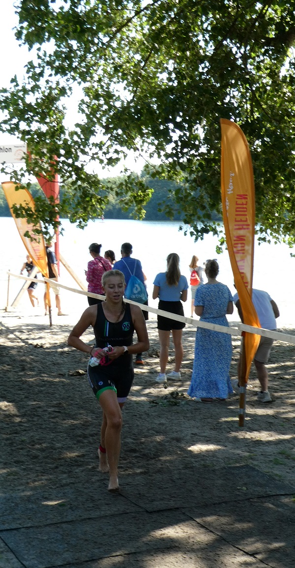 AWB Triathlon Marie Schwimmausstieg